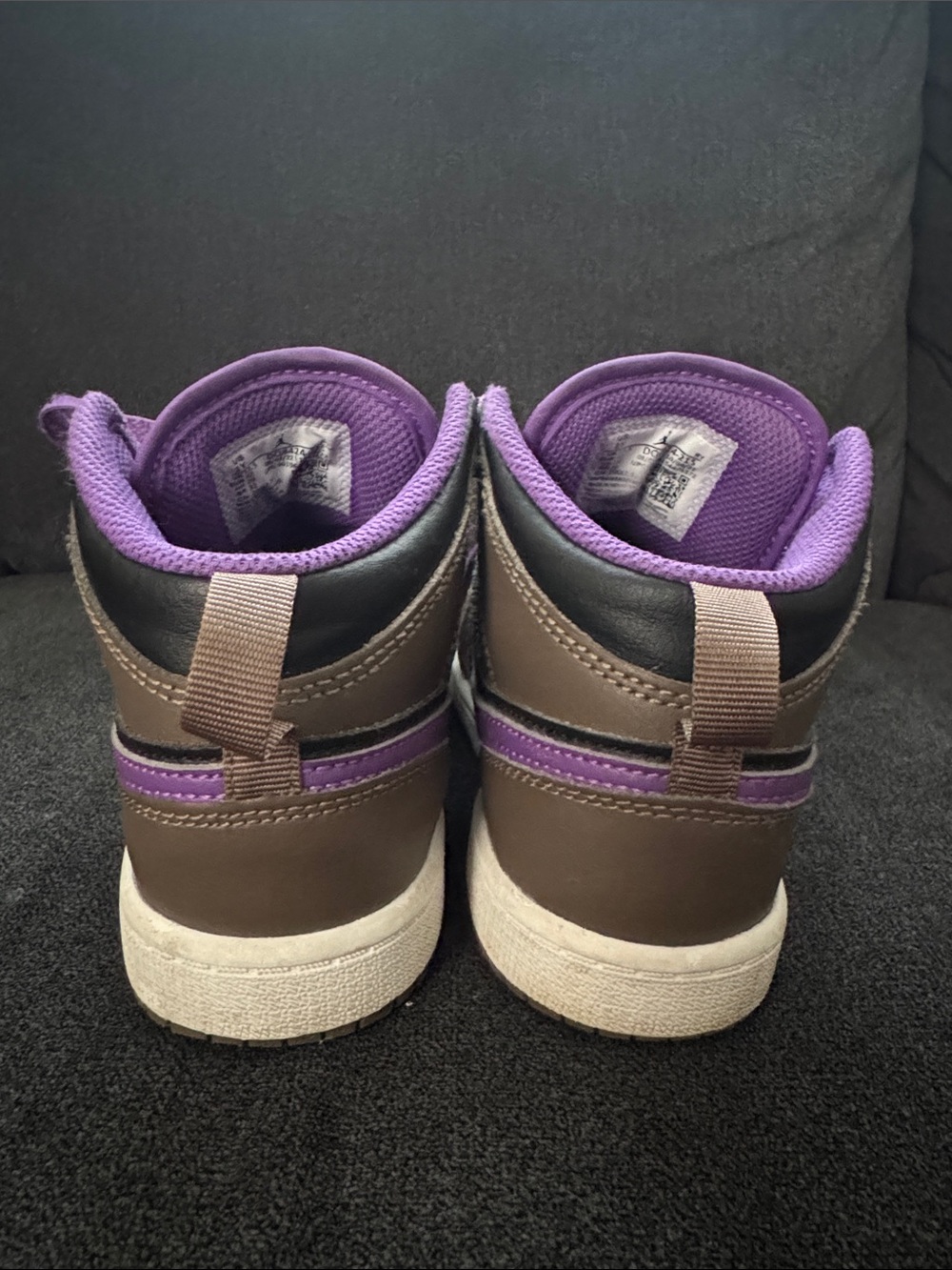 Jordan 1 Mid - Picture 3 of 5